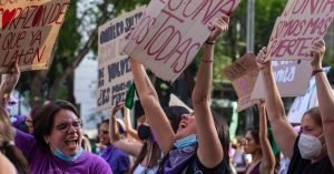 Cada 8 de març, carrers de tot el món s'omplen de manifestants per reivindicar els drets de les dones. (Ceci Figueroa / Unsplash)