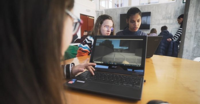 La Fundació Gil Gayarre té un projecte innovador per millorar la formació i les habilitats digitals dels alumnes d'educació especial