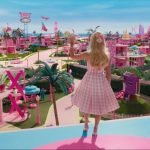 L'actriu Margot Robbie interpreta la nina Barbie a la pel·lícula d'acció real dirigida per Greta Gerwig (Warner Bros)
