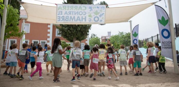 Imatge d'arxiu de la Carrera contra el Hambre celebrada en una escola de Madrid (Acción contra el Hambre)