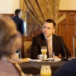 El president d'Equador, Daniel Noboa Azin, reunit amb el cos diplomàtic i organismes internacionals acreditats dijous passat 10 de gener (Isaac Castillo/Presidència de la República)
