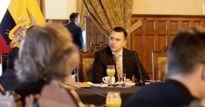 El president d'Equador, Daniel Noboa Azin, reunit amb el cos diplomàtic i organismes internacionals acreditats dijous passat 10 de gener (Isaac Castillo/Presidència de la República)