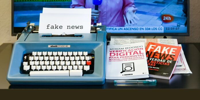 El fact-checking i la verificació és esencial per combatre les notícies falses (Jorge Franganillo/Unsplash)