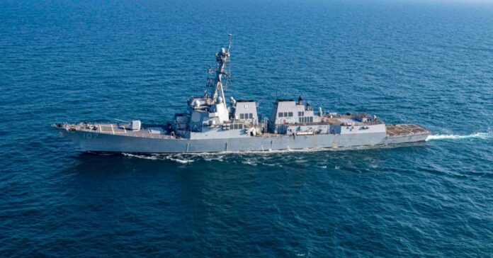 El vaixell portacontenidors Maersk Hangzhou va ser aconseguit per un míssil llançat pels huties (U.S Central Command)