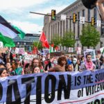 Centenars d'estudiants marxen en solidaritat amb Palestina fins al campus de la Universitat de Pennsilvània (Joe Piette / Flickr)