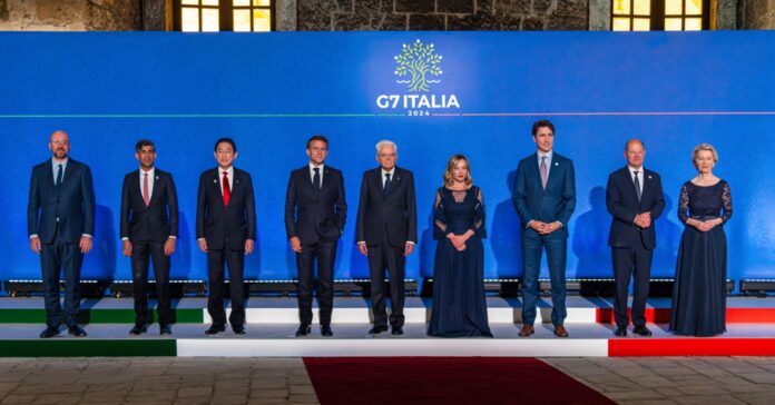 Foto de família del G7 a Brindisi (Presidency of the Council of Ministers)