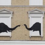 Detall d'un dels graffitis de Bansky que han aparegut els darrers dies a Londres (Flickr/Michael Summers)