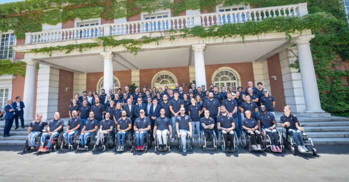 Fotografia institucional de l'equip paralímpic espanyol (Moncloa)