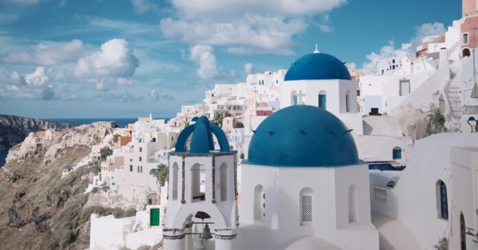 Grècia vol frenar la massificació turística a llocs com Santorini (Pexels /Jimmy Teoh)