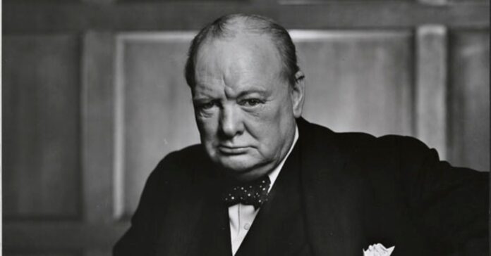 Winston Churchill, l'ex primer ministre del Regne Unit/Yousuf Karsh/Library and Archives Canada/Wikimedia Commons