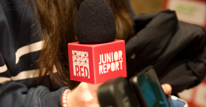 Més de 100 escoles ja treballen amb el programa d'educació mediàtica Junior Report RED