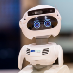 Barcelona distribuirà 600 robots ARI a llars particulars i residències de persones grans /Ajuntament de Barcelona