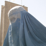 Una dona amb burca a Kabul, Agfanistan/AlfredoGMx-Wikimedia Commons