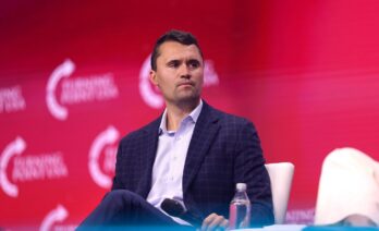 Charlie Kirk en un esdeveniment a Tampa, Florida. (Gage Skidmore / Wikimedia Commons)