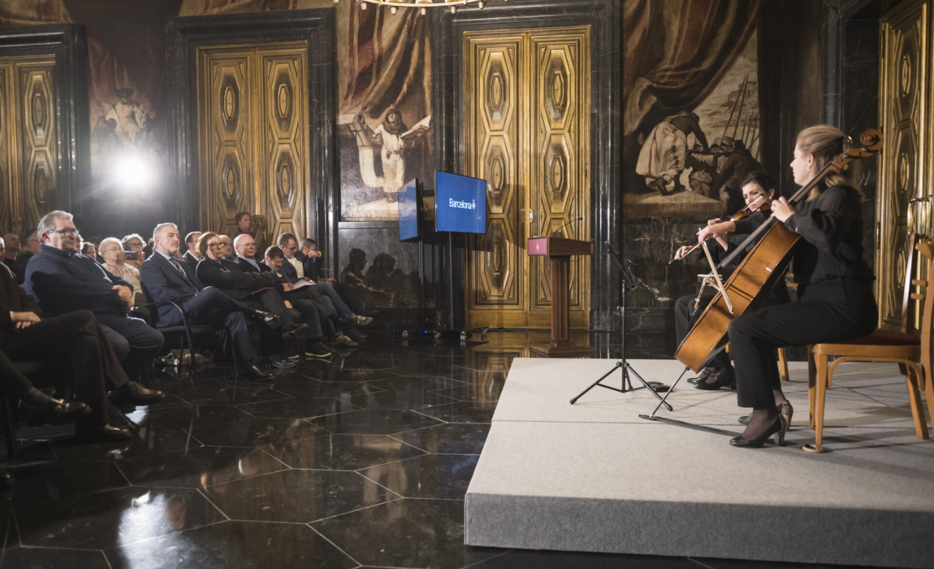 El Saló de Cròniques va retre un homenatge a les persones jueves víctimes de l’holocaust nazi/Ajuntament de Barcleona