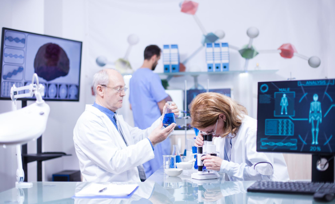 L’any 2001, les revistes científiques Nature i Science van publicar el primer esborrany del genoma humà on van participar milers de científics de tot el món (Freepik)