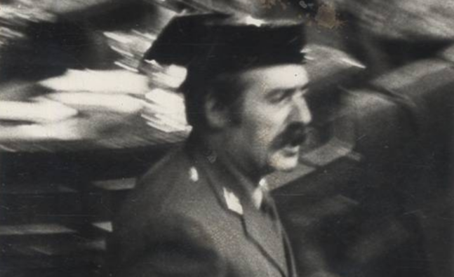 Tejero, durant l’assalt al Congrés, el 23 de febrer de 1981-Biblioteca Virtual del Patrimonio Bibliográfico/Wikimedia Commons
