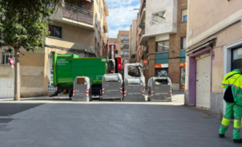 Camions de neteja treballant per un barri més net(Arxiu propi).