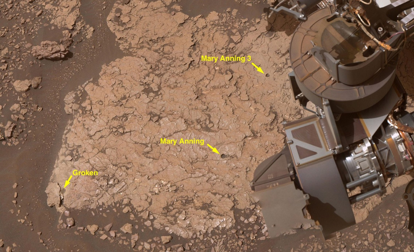 El robot Curiosity de la NASA va perforar una roca de Mart en tres punts, en moments diferents, i hi va trobar una gran varietat de molècules orgàniques/NASA